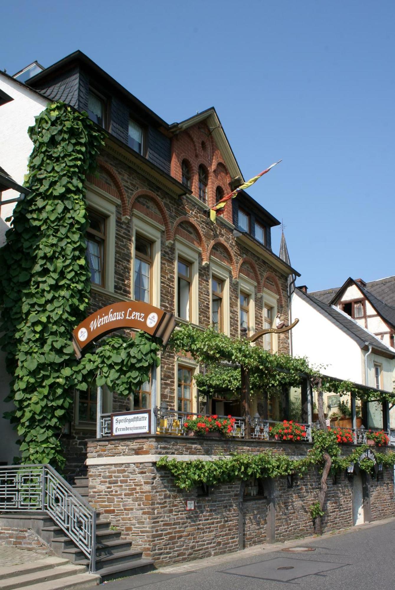 Hotel Weinhaus Lenz Briedern Exterior foto